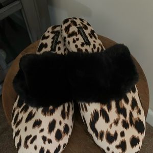 Like new Victoria secret leopard and fur slippers